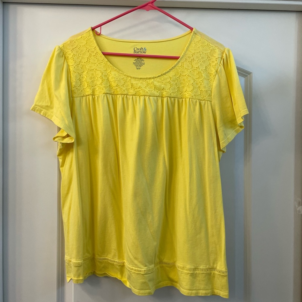 Like new yellow Croft & Barrow casual top in 1 X.